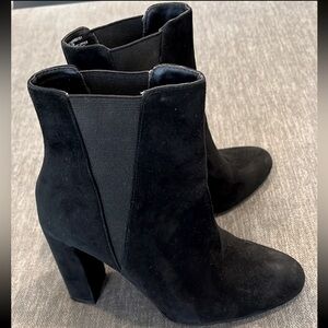 STEVE MADDEN ANKLE BLACK BOOTS SIZE: 7M